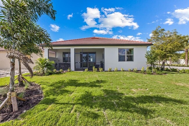 Large backyard - 748 Ravello Blvd