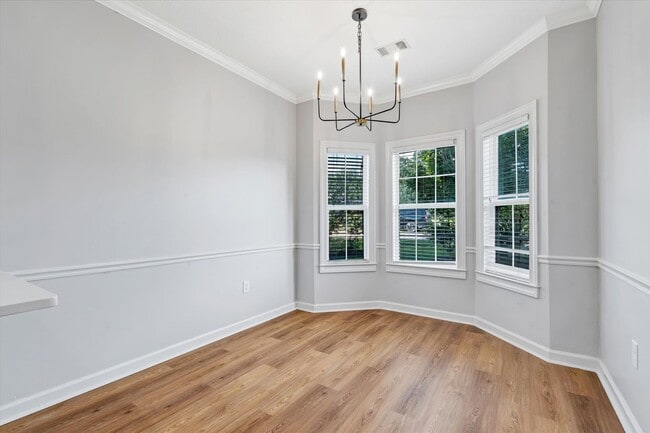 Building Photo - Spacious 5-Bedroom Home on 1.5+ Acres in West Side School District