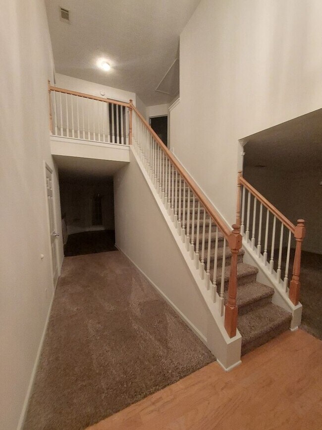 Building Photo - 4 Bed/2.5 Bath Single Family Home for Lease in Loganville