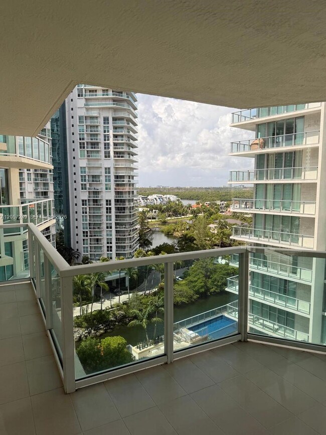 Building Photo - 250 Sunny Isles Blvd