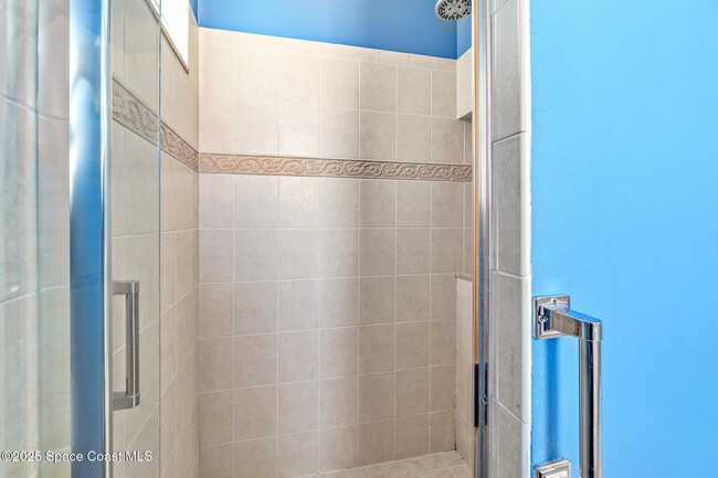 Building Photo - 8657 Villanova Dr