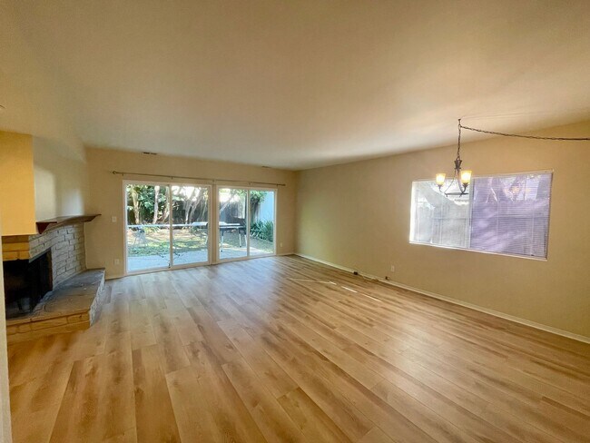 Building Photo - 755 Firenze Pl