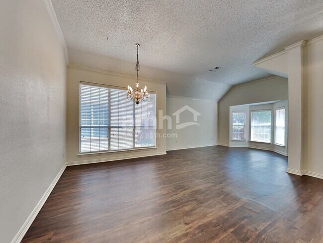 Building Photo - 4612 Belladonna Dr