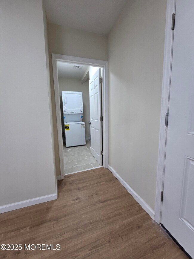 Building Photo - 216 Delaware St