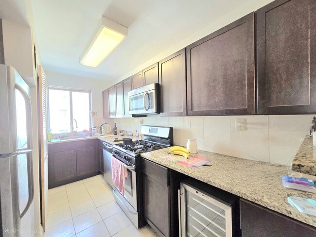 Building Photo - 3821 Davis Pl NW