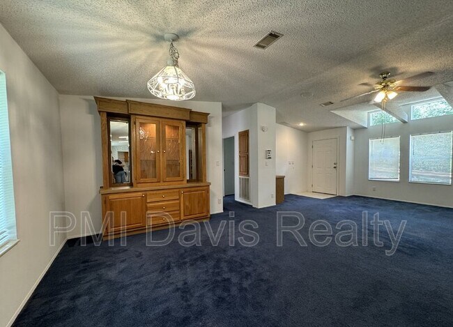 Building Photo - 149 Aster Ave