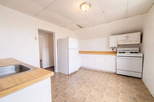 Building Photo - 34 Avon Pl