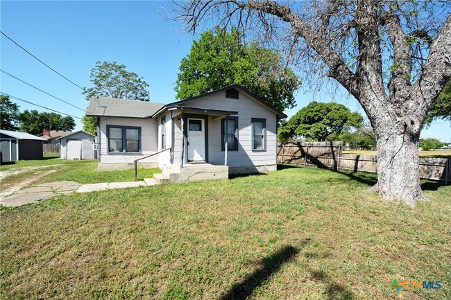 Primary Photo - 122 Perryman St