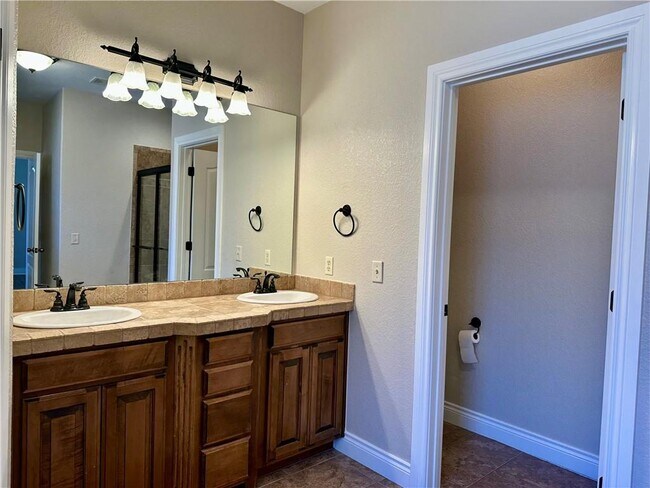 Building Photo - 4989 W Homespun Dr