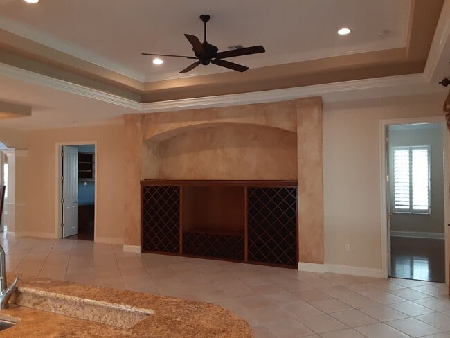 Building Photo - Annual unfurnished 3/2 SFH with pool in The Oaks!