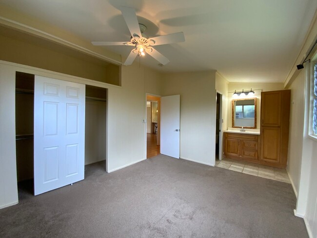 Building Photo - Single level, Single Family Home in Kailua