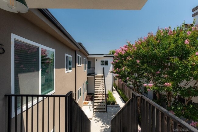 Building Photo - 3204 Collier Ave
