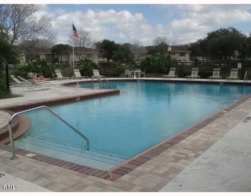 Building Photo - 25 Bedford Ct