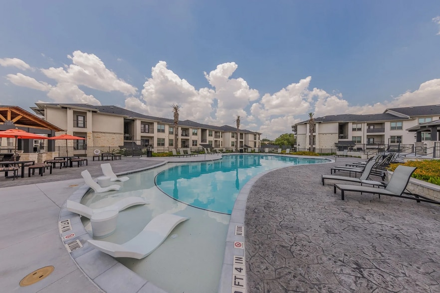 Building Photo - 4835 Usaa Blvd