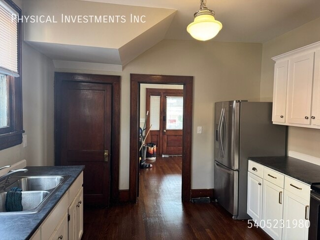 Building Photo - 1729 Moorman Ave NW