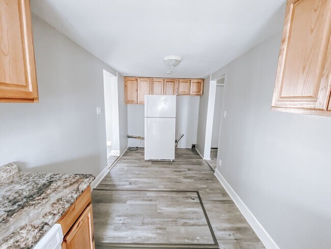 Building Photo - 3 Bedroom, 2 Bath House