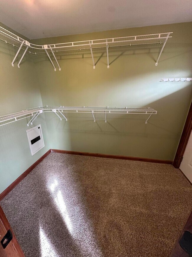 Building Photo - 4841 Julian Rd SW