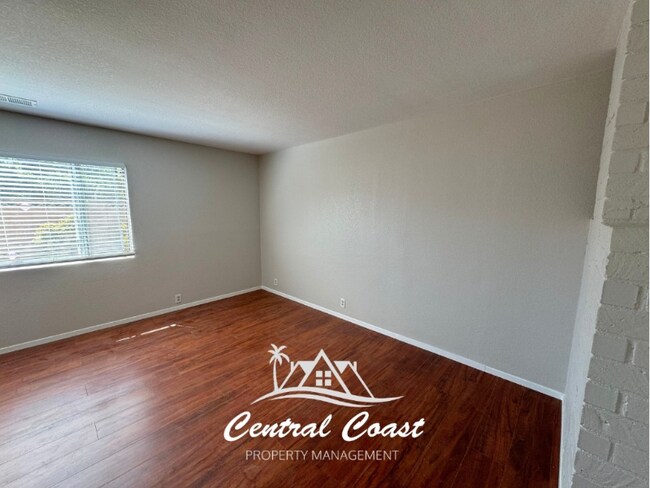 Building Photo - 0 W Camino Colegio