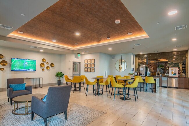 Building Photo - 15501 N Dial Blvd