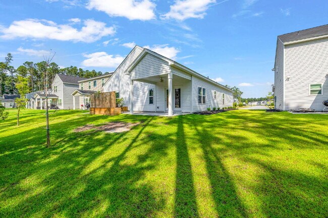 Building Photo - "Charming 3-Bed 2-Bath Residence in Telfai...