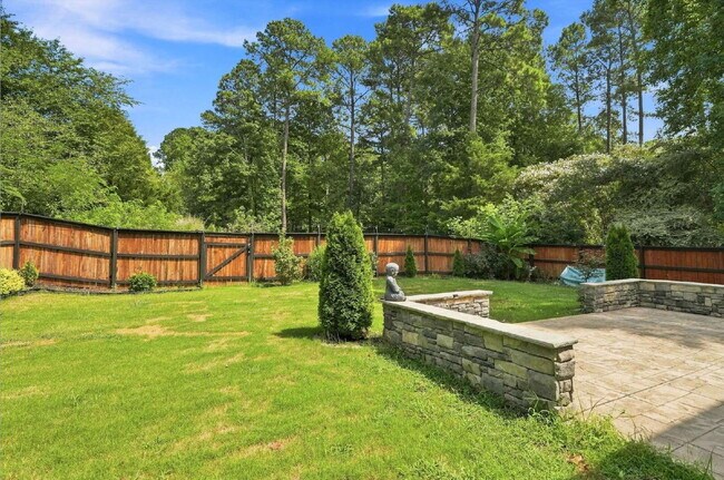 Building Photo - Luxurious Craftsman-style Home in Wake Forest