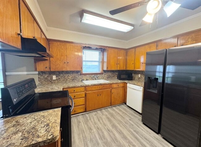 Building Photo - 110 Marek Rd