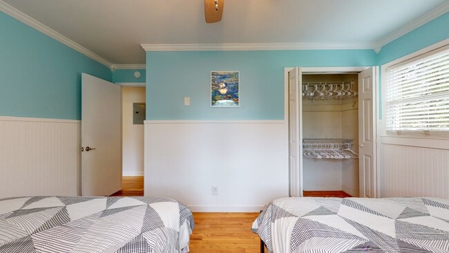 Building Photo - 110 Pinecliff Dr