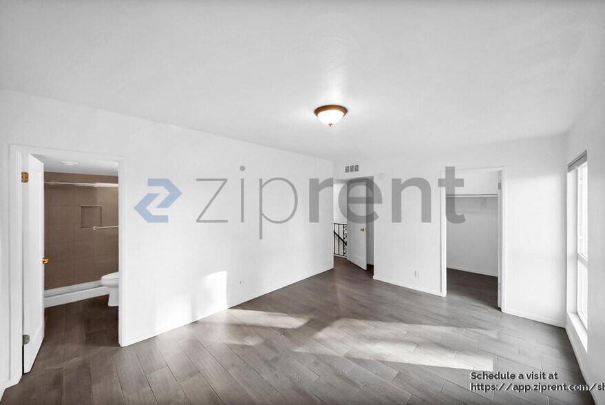 Building Photo - 5301 Demaret Ave