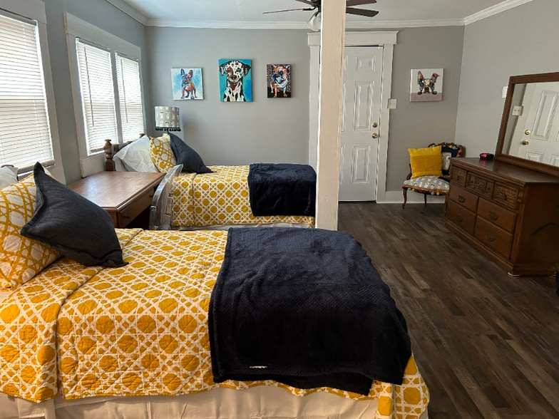 Building Photo - 1323 Franklin St