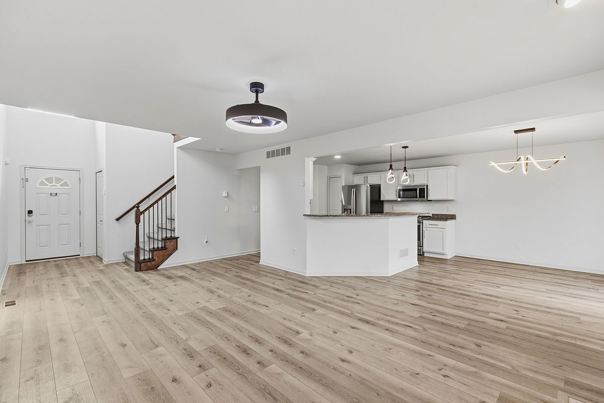 Building Photo - 6650 Chandler Dr