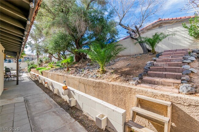 Building Photo - 2457 Swan Ln