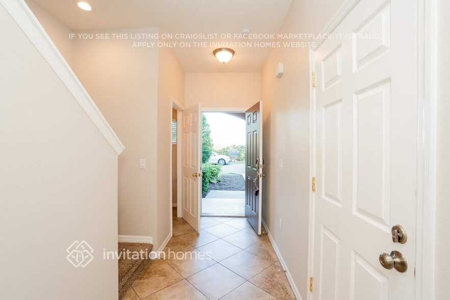 Building Photo - 1366 Grantham Dr