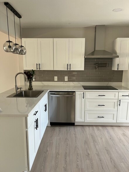 Kitchen - 67 Forrest Pl