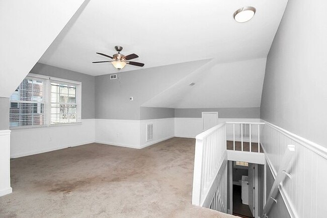 Building Photo - Charming 3BD/2BA Duplex in Dilworth!