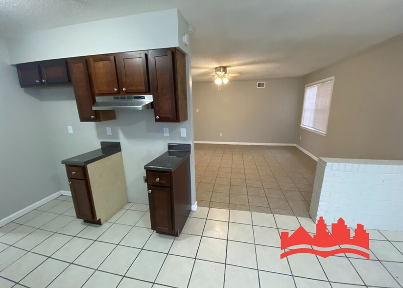 Building Photo - 3935 Battlefield Dr