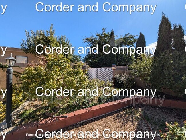 Building Photo - 8804 San Francisco Rd NE