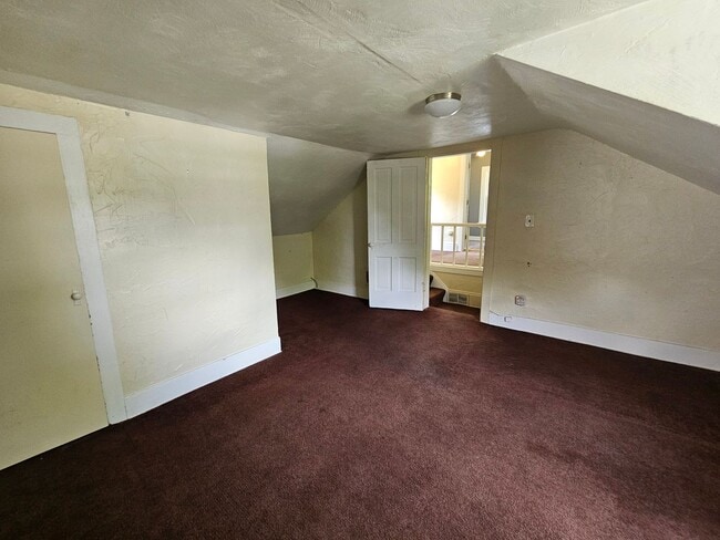 Building Photo - 2 Bedroom 1 Bath Duplex Kent Ohio 44240
