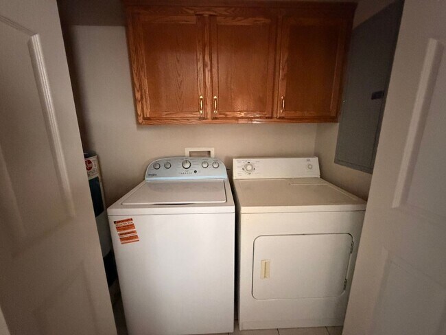 Building Photo - N Ithaca