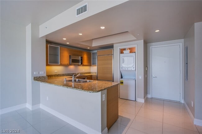 Building Photo - 222 Karen Ave