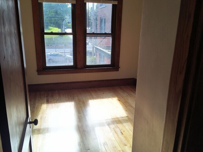 Building Photo - 248-250 N Main St