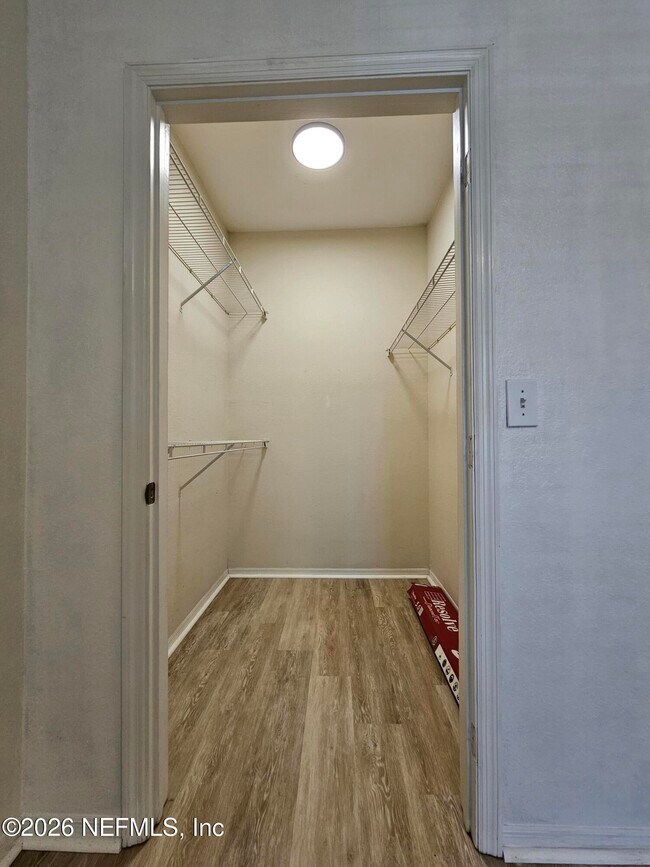 Building Photo - 13810 Sutton Park Dr N