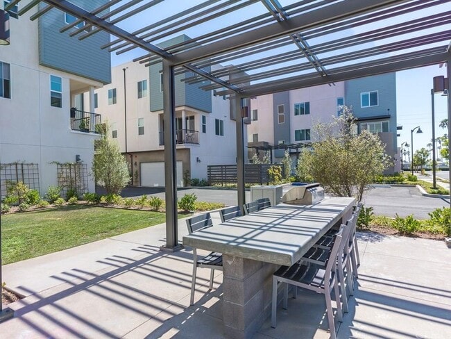 Building Photo - 312 Bridgewater Wy