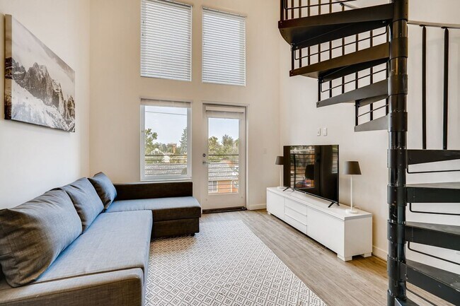 Building Photo - Live Big in a Loft Apartment!