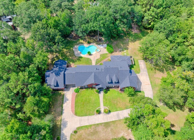 Building Photo - 11492 Majestic Dr