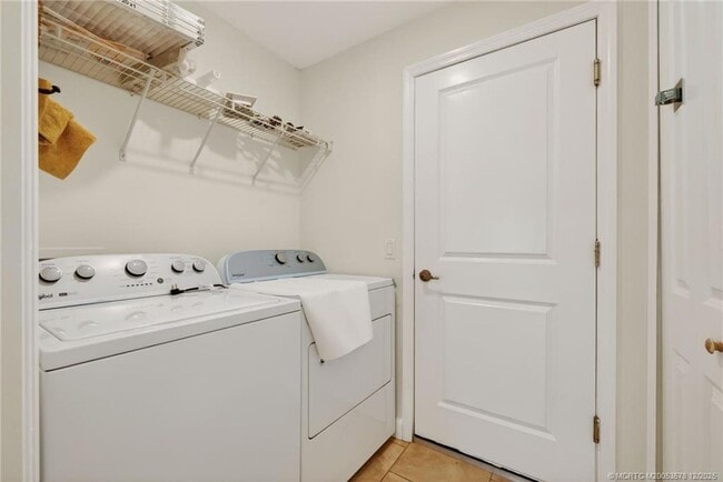 Building Photo - 1855 17th Ave SW