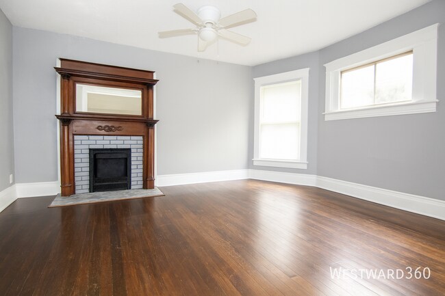 Building Photo - 216 N Hickory St