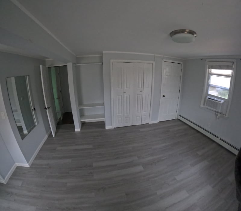 Building Photo - 729 Sharon Ave