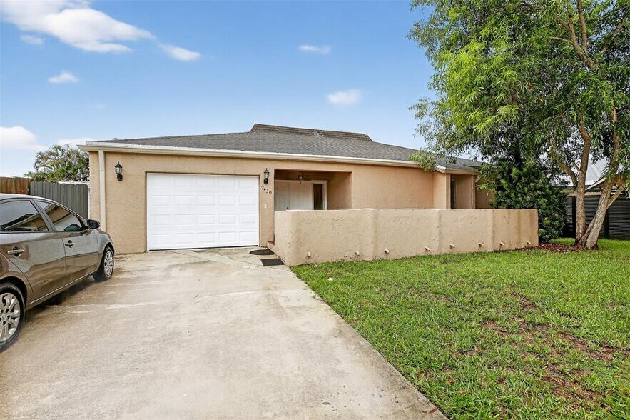 Primary Photo - 9430 SW 49th St