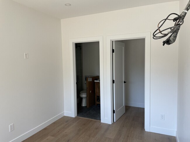 3036 Beech St - Ensuite Bathroom & Storage Room - 1505 Fern Street