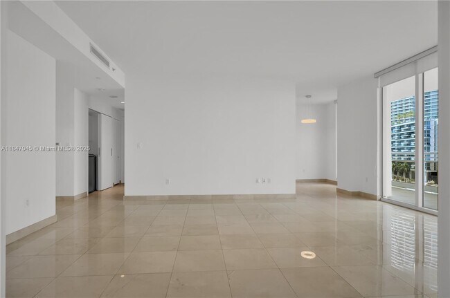 Building Photo - 901 Brickell Key Blvd